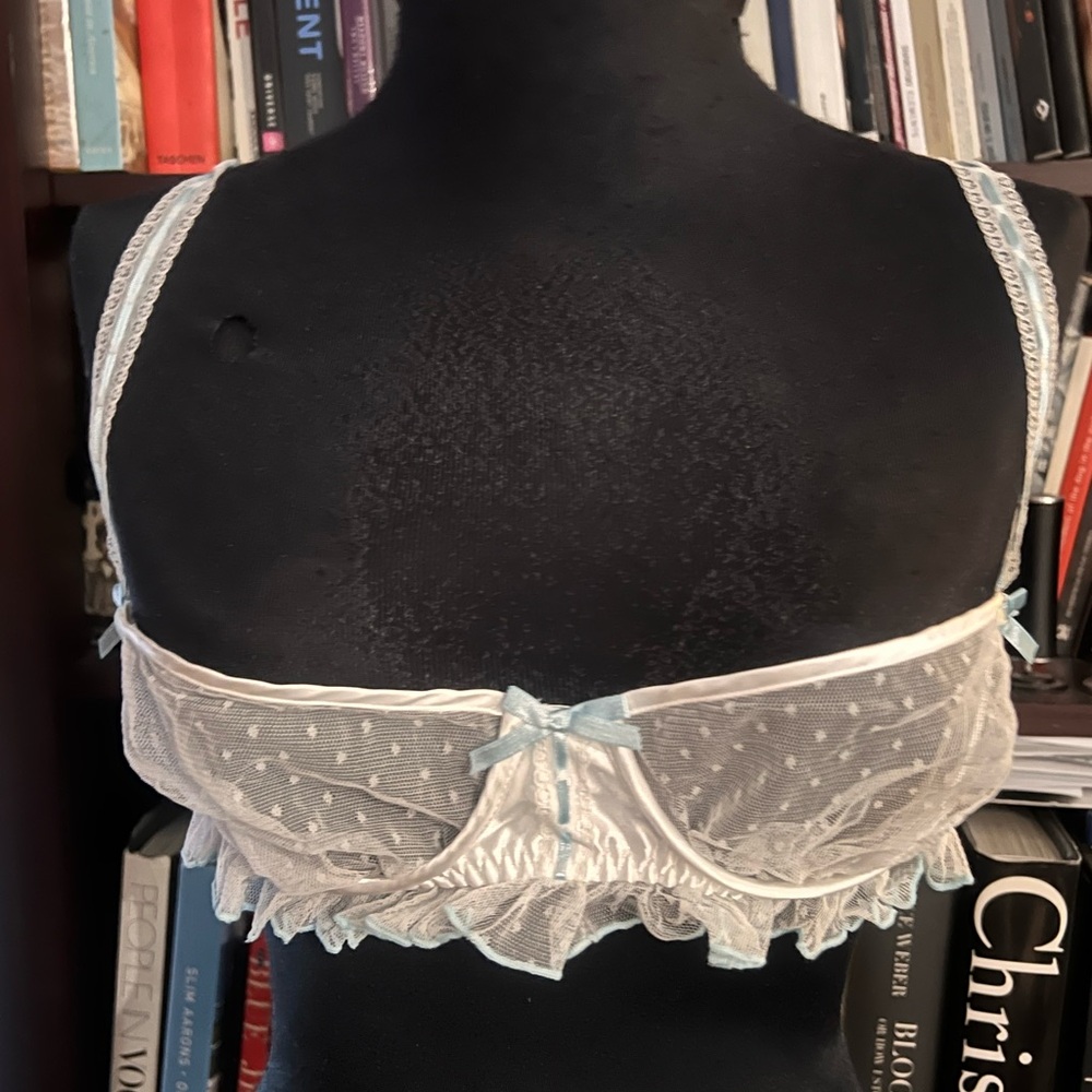 Frederick's of Hollywood White Bra with Light Blue Trim